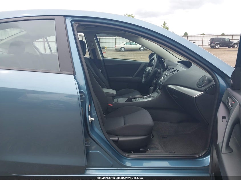 2011 Mazda 3 VIN JM1BL1VG3B1404144 IAAI salvage auction — LEFT SIDE, Salvage (Idaho), sold $275 on 2026-07-21 (photo 5)