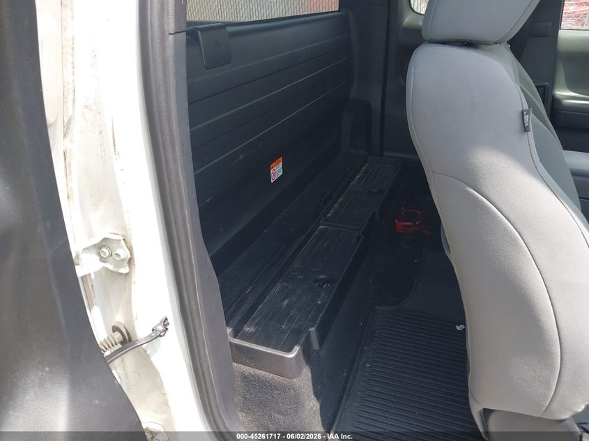 2019 Toyota Tacoma VIN 5TFRX5GN9KX153018 IAAI salvage auction — FRONT & REAR, Clear (Florida), sold $3,600 on 2026-07-15 (photo 8)