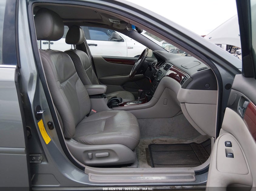 2002 Lexus ES VIN JTHBF30G325023332 IAAI salvage auction — RIGHT FRONT, Salvage (Texas), sold $25 on 2026-07-21 (photo 5)