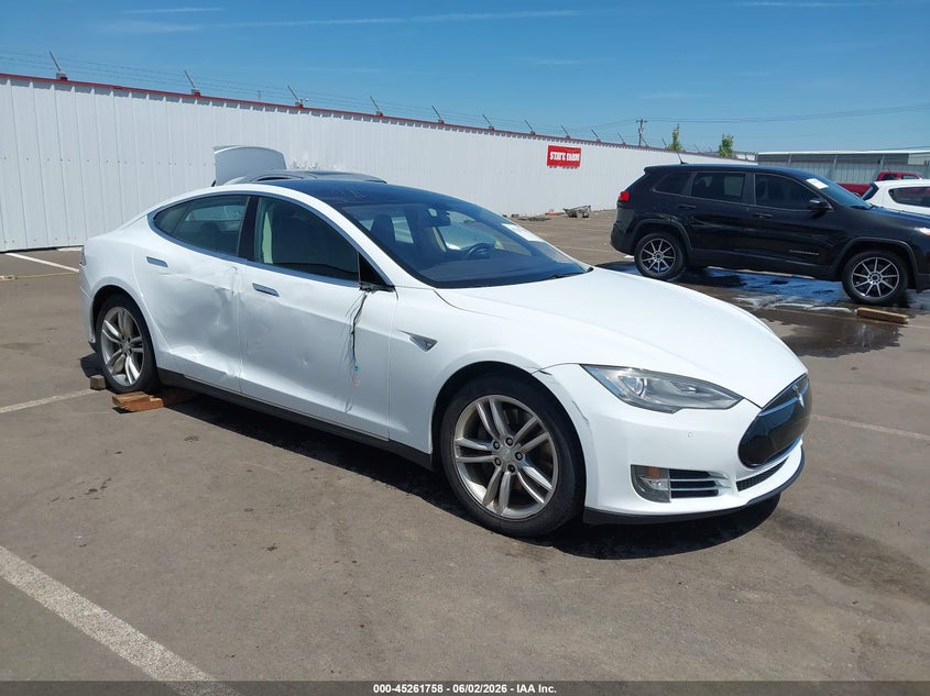 2014 Tesla Model s VIN 5YJSA1H14EFP33511 IAAI salvage auction — THEFT, Salvage (Oregon), sold $1,350 on 2026-07-28 (photo 1)