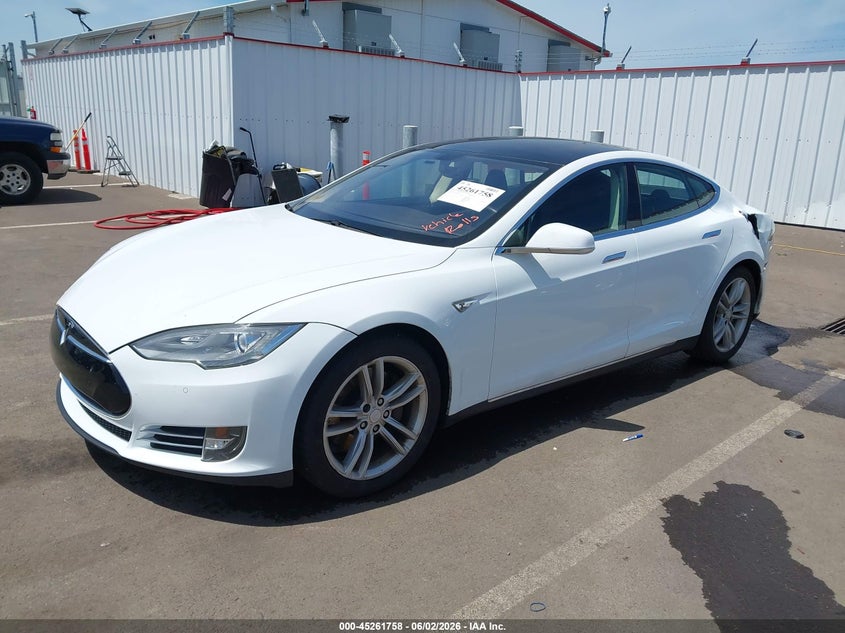 2014 Tesla Model s VIN 5YJSA1H14EFP33511 IAAI salvage auction — THEFT, Salvage (Oregon), sold $1,350 on 2026-07-28 (photo 2)
