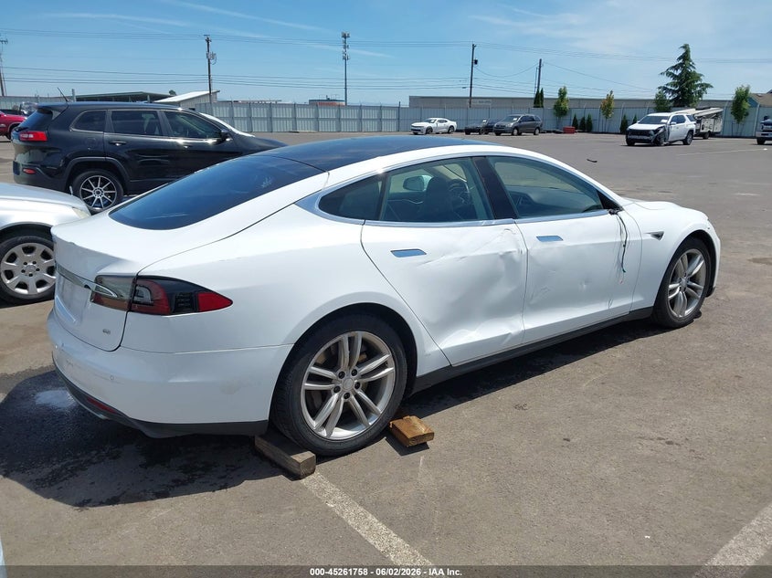 2014 Tesla Model s VIN 5YJSA1H14EFP33511 IAAI salvage auction — THEFT, Salvage (Oregon), sold $1,350 on 2026-07-28 (photo 4)