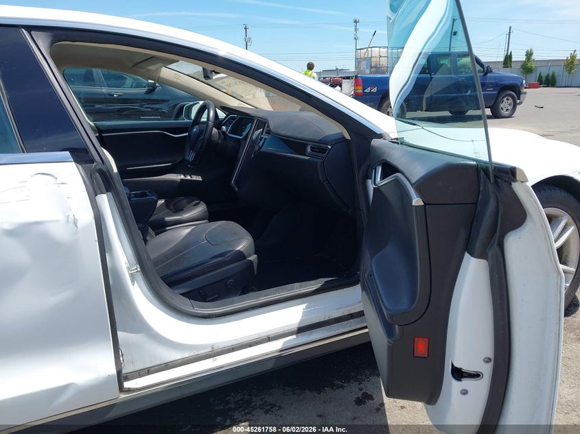 2014 Tesla Model s VIN 5YJSA1H14EFP33511 IAAI salvage auction — THEFT, Salvage (Oregon), sold $1,350 on 2026-07-28 (photo 5)