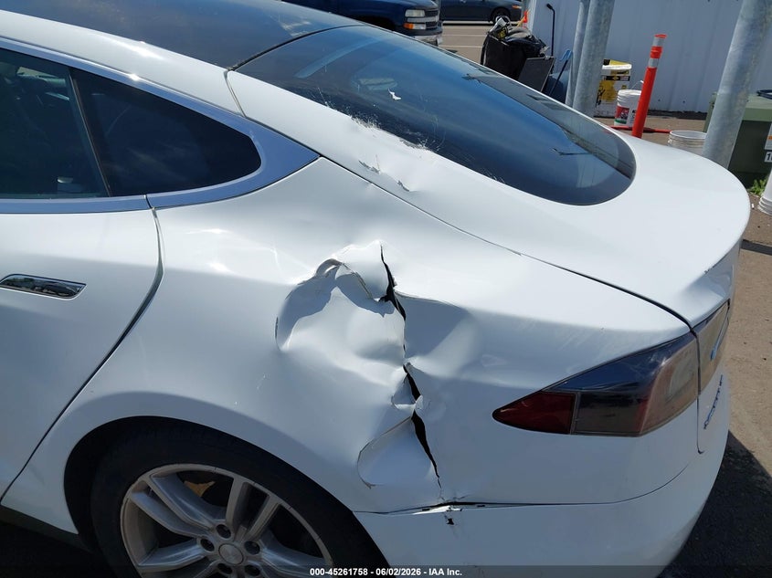 2014 Tesla Model s VIN 5YJSA1H14EFP33511 IAAI salvage auction — THEFT, Salvage (Oregon), sold $1,350 on 2026-07-28 (photo 6)
