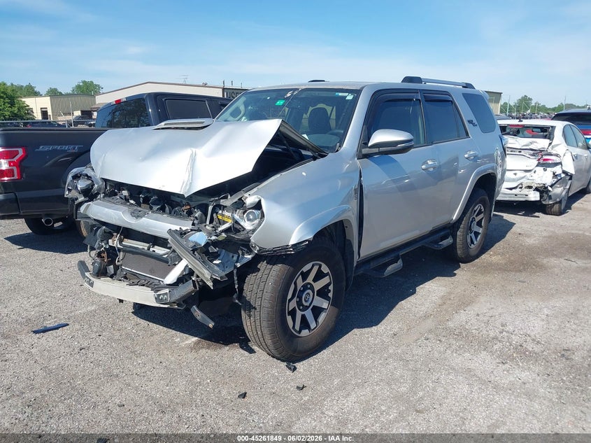 2018 Toyota 4runner VIN JTEBU5JR7J5505959 IAAI salvage auction — FRONT END, Salvage Title, sold $7,250 on 2026-07-09 (photo 2)