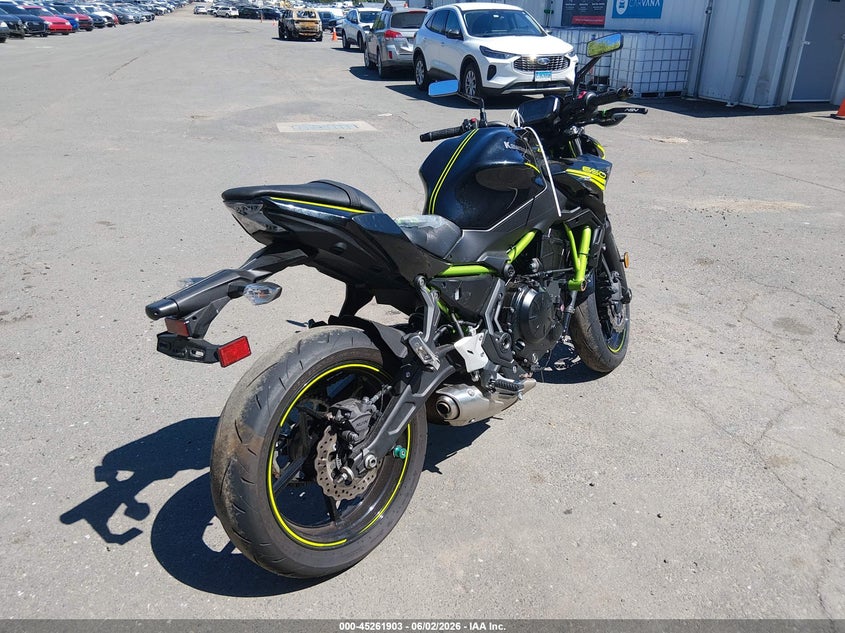 2020 Kawasaki Er VIN ML5EREK17LDA18813 IAAI salvage auction — SIDE, Salvage Title, sold $2,300 on 2026-07-07 (photo 4)