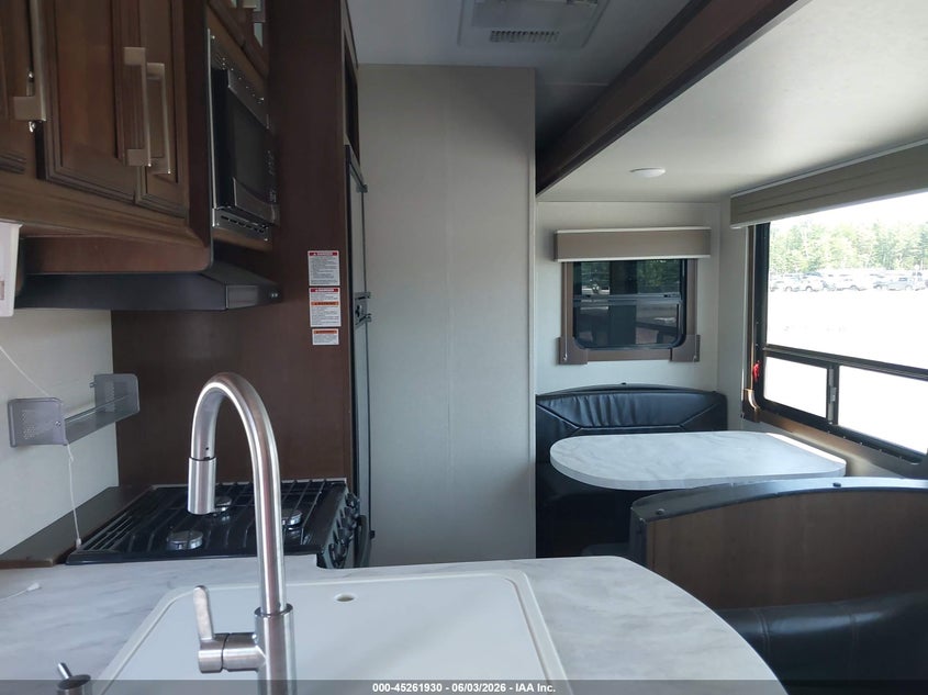 2018 Forest river Other VIN 5ZT3CSVB4JG122586 IAAI salvage auction — SIDE, Mv-907A (New York), sold $7,100 on 2026-07-15 (photo 5)