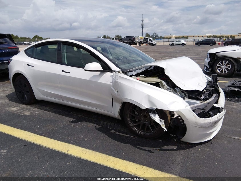 2025 Tesla Model 3 VIN 5YJ3E1EAXSF923435 IAAI salvage auction — LEFT FRONT, Salvage Title, sold $8,150 on 2026-07-30 (photo 1)