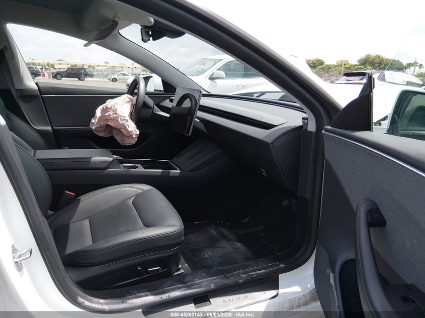 2025 Tesla Model 3 VIN 5YJ3E1EAXSF923435 IAAI salvage auction — LEFT FRONT, Salvage Title, sold $8,150 on 2026-07-30 (photo 5)