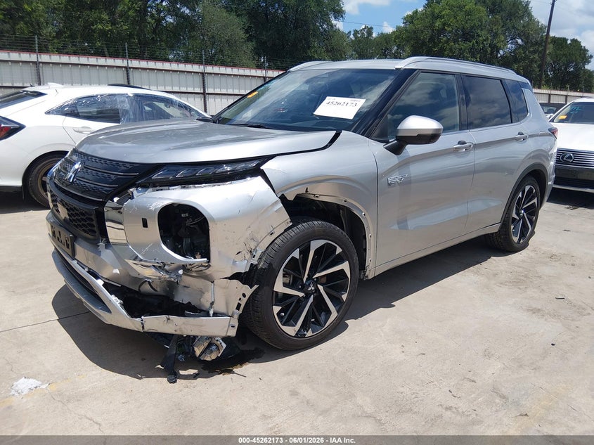 2025 Mitsubishi VIN JA4T5WA97SZ008443 IAAI salvage auction — LEFT FRONT, Salvage Title, sold $15,700 on 2026-07-24 (photo 2)