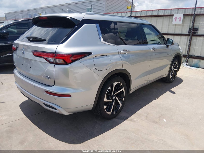 2025 Mitsubishi VIN JA4T5WA97SZ008443 IAAI salvage auction — LEFT FRONT, Salvage Title, sold $15,700 on 2026-07-24 (photo 4)