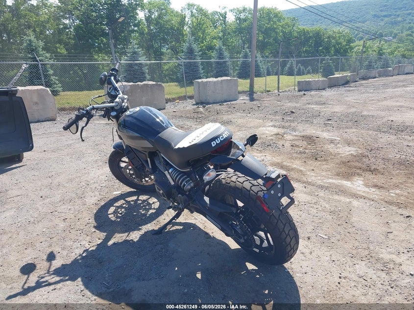 2016 Ducati VIN ML015AXG0GT000300 IAAI salvage auction — FRONT END, Salvage Title, sold $450 on 2026-07-15 (photo 3)
