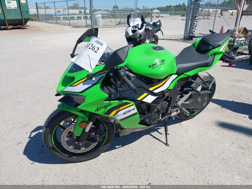 2025 Kawasaki Zx VIN JKBZXJK12SA010899 IAAI salvage auction — RIGHT SIDE, Salvage Title, sold $3,700 on 2026-07-21 (photo 2)