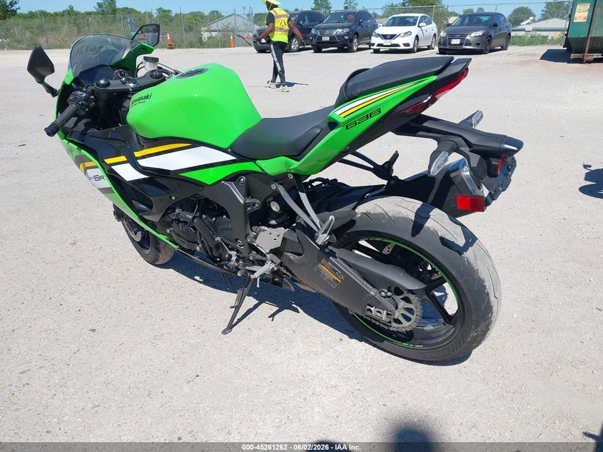 2025 Kawasaki Zx VIN JKBZXJK12SA010899 IAAI salvage auction — RIGHT SIDE, Salvage Title, sold $3,700 on 2026-07-21 (photo 3)