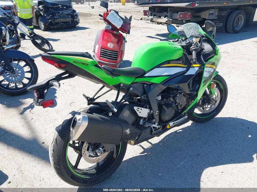 2025 Kawasaki Zx VIN JKBZXJK12SA010899 IAAI salvage auction — RIGHT SIDE, Salvage Title, sold $3,700 on 2026-07-21 (photo 4)
