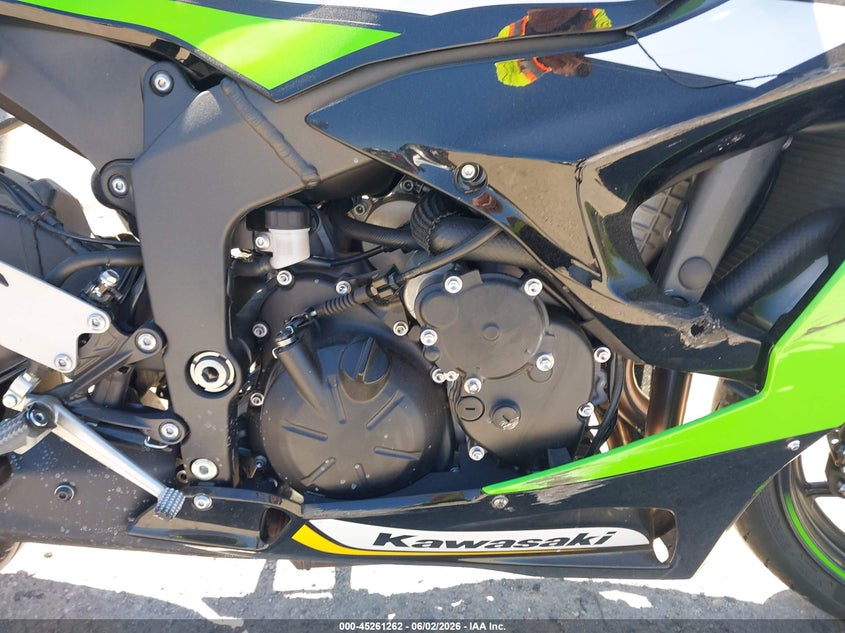 2025 Kawasaki Zx VIN JKBZXJK12SA010899 IAAI salvage auction — RIGHT SIDE, Salvage Title, sold $3,700 on 2026-07-21 (photo 8)