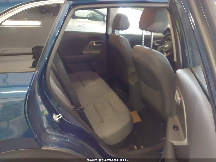 2019 Kia Niro VIN KNDCB3LC2K5250683 IAAI salvage auction — LEFT SIDE, Salvage (Minnesota), sold $5,550 on 2026-07-15 (photo 8)