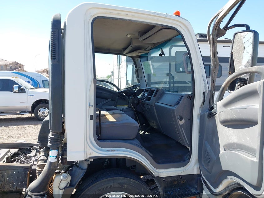 2017 Isuzu VIN JALE5W163H7300890 IAAI salvage auction — ROLLOVER, Salvage Title, sold $5,300 on 2026-07-21 (photo 5)