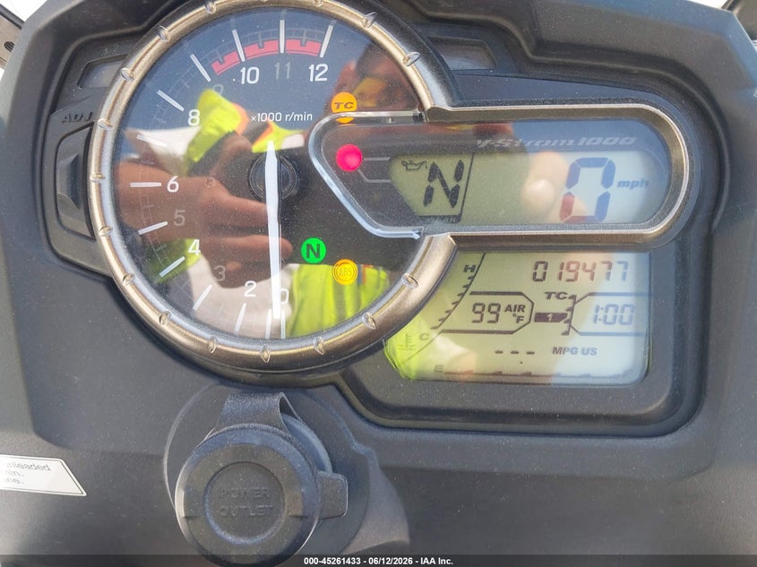 2014 Suzuki VIN JS1VU51AXE2100742 IAAI salvage auction — NORMAL WEAR, Clear-Dealer Only (North Carolina), sold $2,200 on 2026-07-07 (photo 7)
