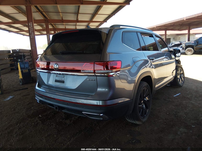 2024 Volkswagen Atlas VIN 1V2KR2CA1RC520734 IAAI salvage auction — RIGHT FRONT, Salvage (Arizona), sold $5,700 on 2026-08-09 (photo 4)