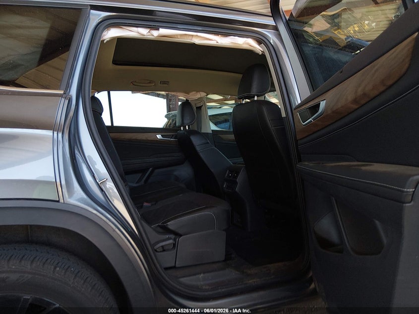 2024 Volkswagen Atlas VIN 1V2KR2CA1RC520734 IAAI salvage auction — RIGHT FRONT, Salvage (Arizona), sold $5,700 on 2026-08-09 (photo 8)