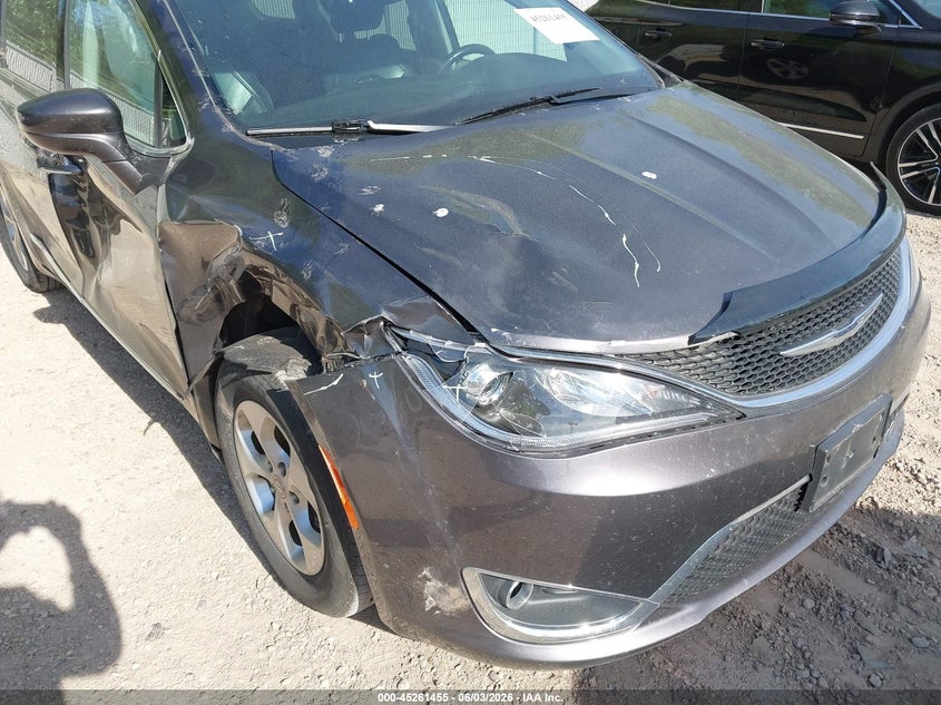 2017 Chrysler Pacifica VIN 2C4RC1EG2HR851342 IAAI salvage auction — RIGHT SIDE, Salvage Title, sold $1,600 on 2026-07-29 (photo 6)