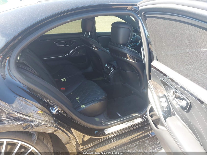 2022 Mercedes-benz S-klasse VIN W1K6G7GB1NA100606 IAAI salvage auction — REAR END, Salvage (Illinois), sold $37,800 on 2026-07-30 (photo 8)