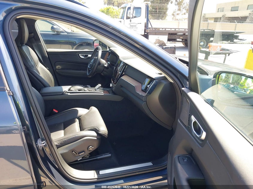 2024 Volvo Xc60 VIN YV4L12RM9R1835630 IAAI salvage auction — NORMAL WEAR, Salvage Title, sold $24,100 on 2026-07-06 (photo 5)