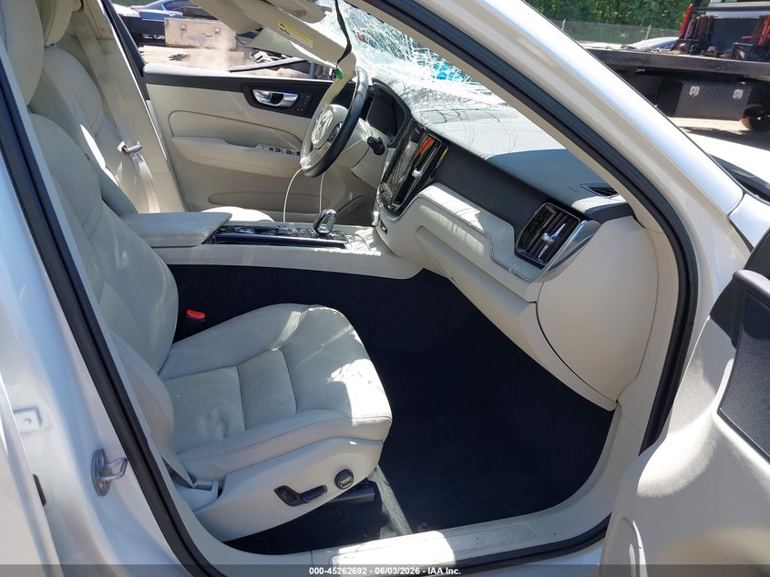 2023 Volvo Xc60 VIN YV4L12RW9P1305768 IAAI salvage auction — ROLLOVER, Salvage Title, sold $5,850 on 2026-07-15 (photo 5)