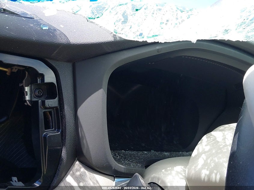 2023 Volvo Xc60 VIN YV4L12RW9P1305768 IAAI salvage auction — ROLLOVER, Salvage Title, sold $5,850 on 2026-07-15 (photo 7)
