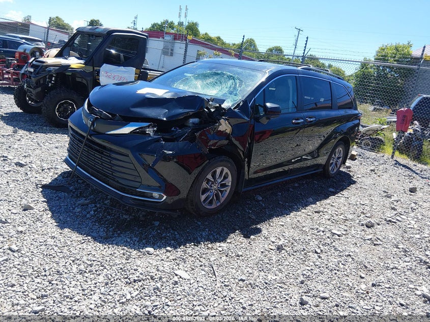 2021 Toyota Sienna VIN 5TDJSKFC4MS024221 IAAI salvage auction — LEFT FRONT, Salvage Title, sold $12,500 on 2026-07-24 (photo 2)