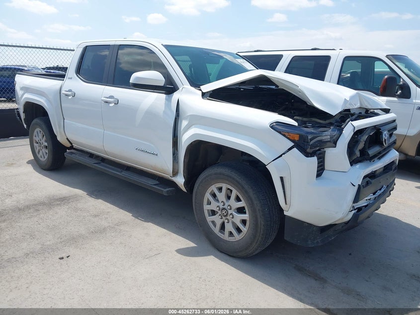 2025 Toyota Tacoma VIN 3TMLB5JN6SM168935 IAAI salvage auction — FRONT & REAR, Salvage Title, sold $15,000 on 2026-07-30 (photo 1)
