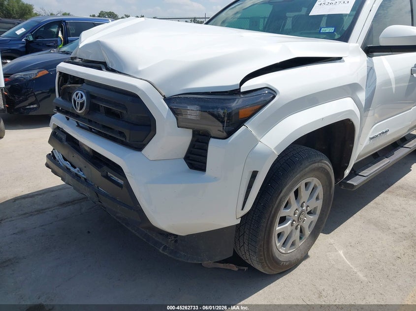 2025 Toyota Tacoma VIN 3TMLB5JN6SM168935 IAAI salvage auction — FRONT & REAR, Salvage Title, sold $15,000 on 2026-07-30 (photo 6)