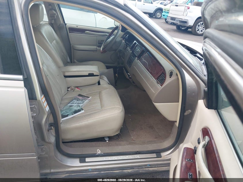 2003 Lincoln TOWN CAR VIN 1LNHM82W93Y696835 IAAI salvage auction — FRONT & REAR, Salvage (Idaho), sold $275 on 2026-07-09 (photo 5)
