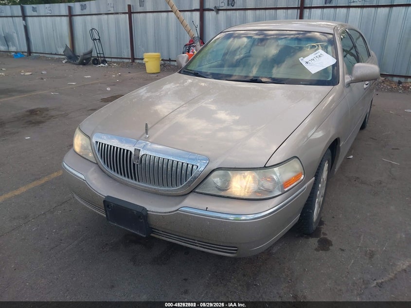 2003 Lincoln TOWN CAR VIN 1LNHM82W93Y696835 IAAI salvage auction — FRONT & REAR, Salvage (Idaho), sold $275 on 2026-07-09 (photo 6)