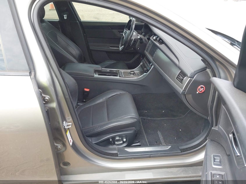 2018 Jaguar Xf VIN SAJBM2FV5JCY63888 IAAI salvage auction — FRONT END, Salvage Title, sold $4,450 on 2026-07-23 (photo 5)