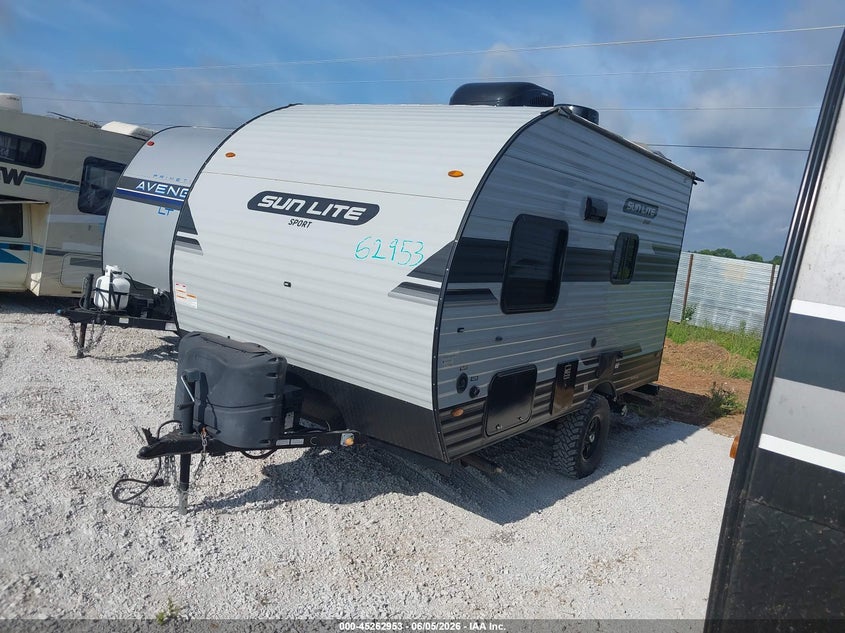 2022 Sunset Ez lite VIN 7J3U1ED19NS005610 IAAI salvage auction — HAIL, Salvage (Missouri), sold $3,500 on 2026-07-22 (photo 2)