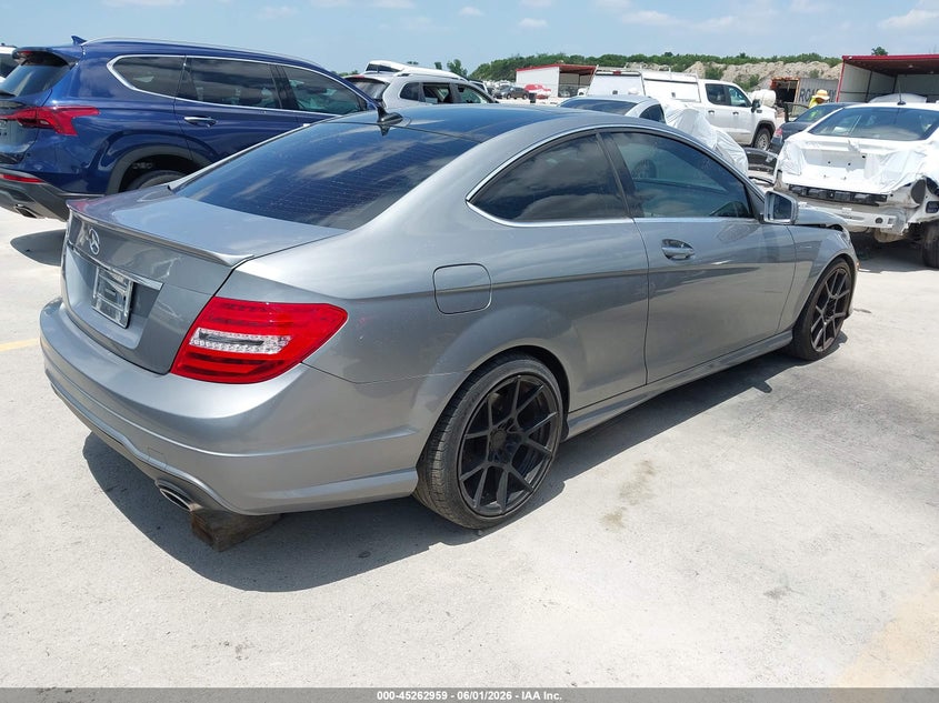 2014 Mercedes-benz VIN WDDGJ5HB4EG185060 IAAI salvage auction — LEFT FRONT, Salvage Title, sold $1,900 on 2026-07-09 (photo 4)