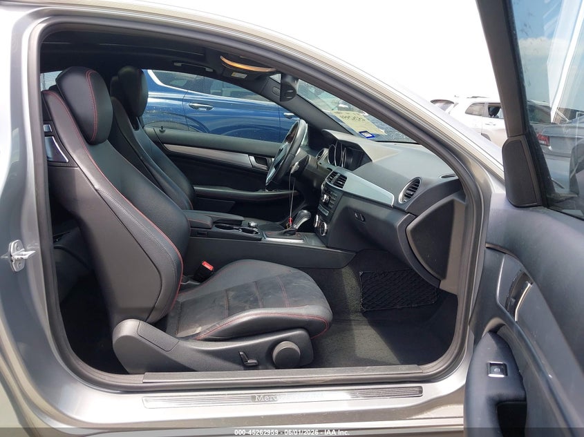 2014 Mercedes-benz VIN WDDGJ5HB4EG185060 IAAI salvage auction — LEFT FRONT, Salvage Title, sold $1,900 on 2026-07-09 (photo 5)
