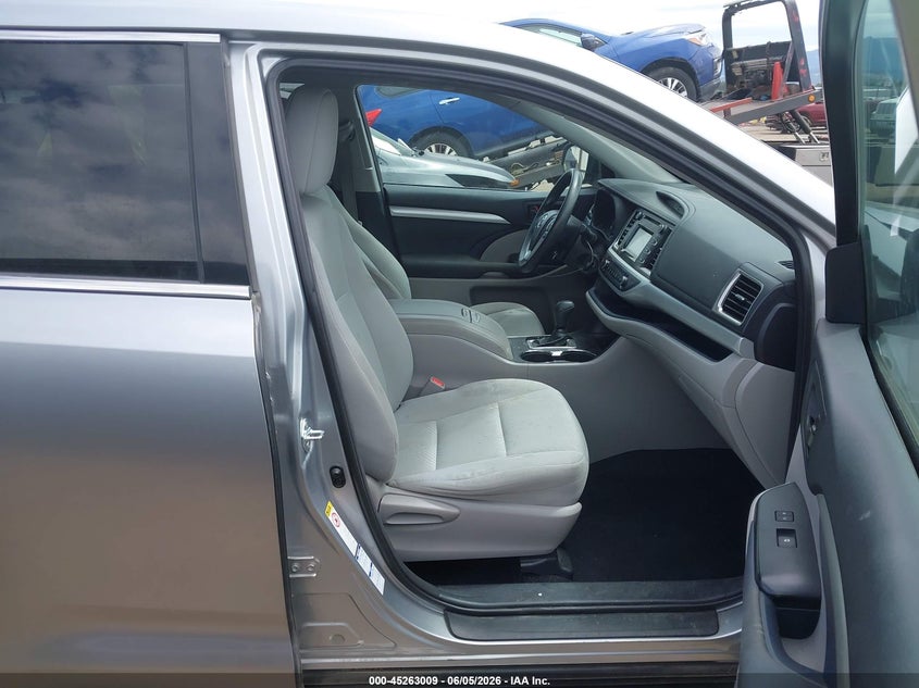2014 Toyota Highlander VIN 5TDBKRFH8ES009814 IAAI salvage auction — FRONT END, Salvage Title, sold $3,950 on 2026-07-14 (photo 5)