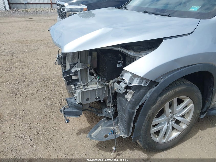 2014 Toyota Highlander VIN 5TDBKRFH8ES009814 IAAI salvage auction — FRONT END, Salvage Title, sold $3,950 on 2026-07-14 (photo 6)
