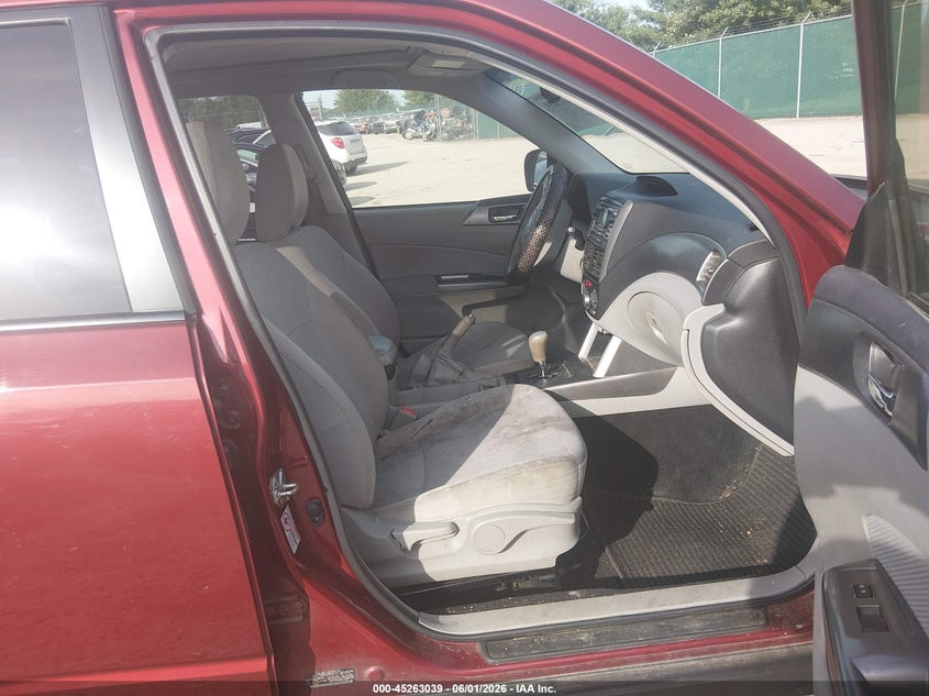 2013 Subaru Forester VIN JF2SHADC4DH445121 IAAI salvage auction — NORMAL WEAR, Original (Kentucky), sold $725 on 2026-07-20 (photo 5)