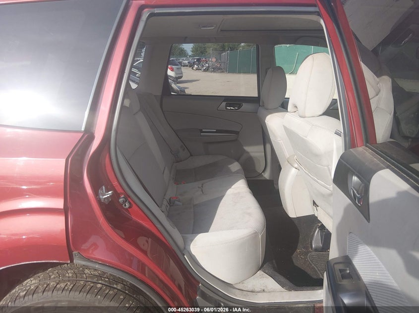 2013 Subaru Forester VIN JF2SHADC4DH445121 IAAI salvage auction — NORMAL WEAR, Original (Kentucky), sold $725 on 2026-07-20 (photo 8)