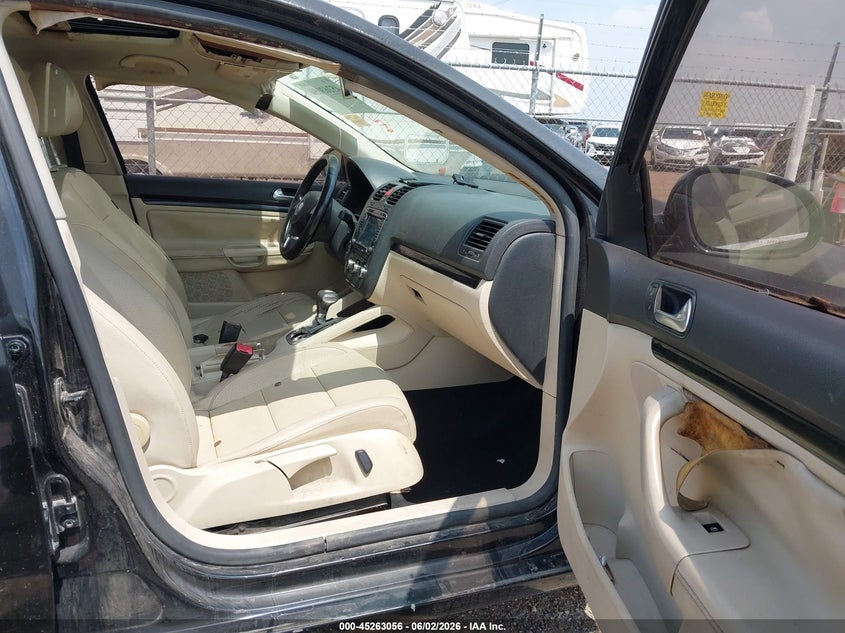 2010 Volkswagen Jetta VIN 3VWRZ7AJ6AM012713 IAAI salvage auction — SIDE, Salvage (Texas), sold $275 on 2026-07-10 (photo 5)