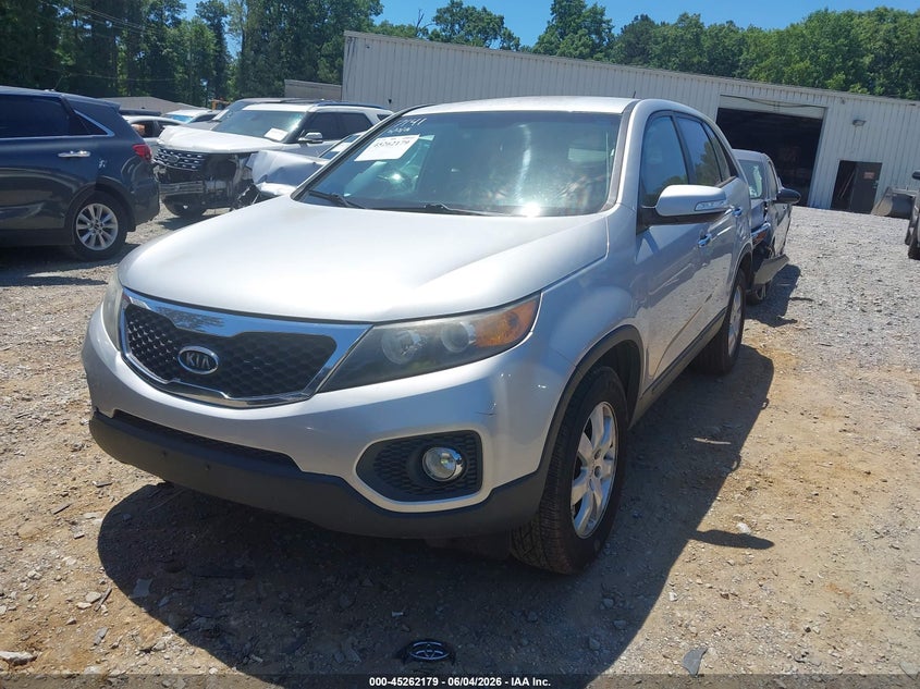 2013 Kia Sorento VIN 5XYKT3A11DG407141 IAAI salvage auction — SIDE, Salvage Title, sold $25 on 2026-07-21 (photo 2)