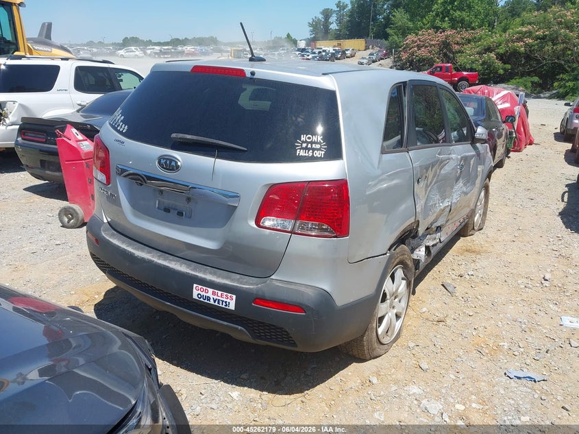 2013 Kia Sorento VIN 5XYKT3A11DG407141 IAAI salvage auction — SIDE, Salvage Title, sold $25 on 2026-07-21 (photo 4)