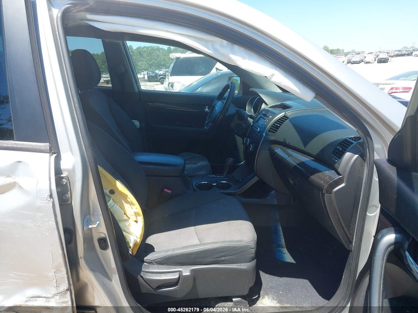 2013 Kia Sorento VIN 5XYKT3A11DG407141 IAAI salvage auction — SIDE, Salvage Title, sold $25 on 2026-07-21 (photo 5)