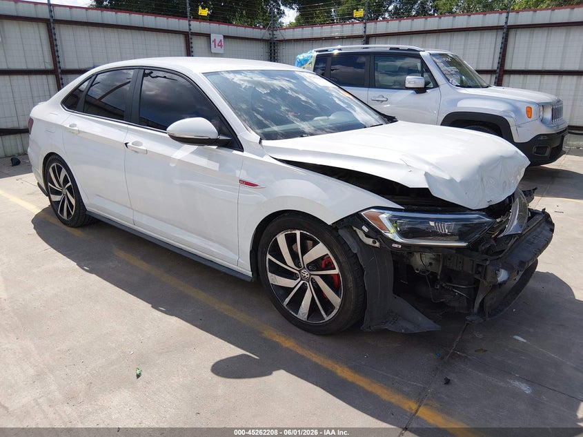2020 Volkswagen VIN 3VW6T7BU0LM026669 IAAI salvage auction — FRONT & REAR, Salvage Title, sold $3,550 on 2026-08-25 (photo 1)