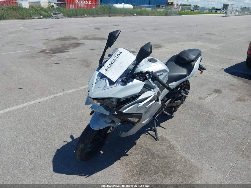 2025 Kawasaki Ninja VIN ML5EXGG16SDA71432 IAAI salvage auction — FRONT END, Salvage (Nebraska), sold $25 on 2026-07-29 (photo 2)