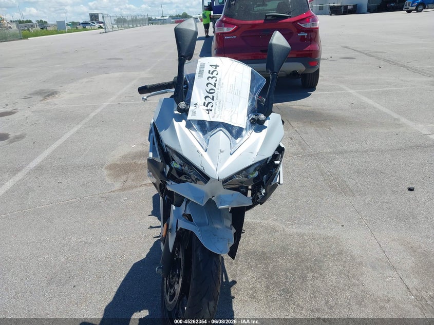 2025 Kawasaki Ninja VIN ML5EXGG16SDA71432 IAAI salvage auction — FRONT END, Salvage (Nebraska), sold $25 on 2026-07-29 (photo 5)